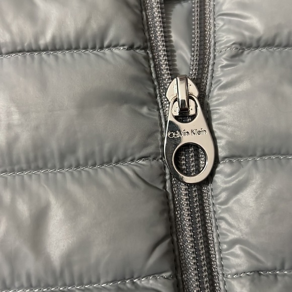 Grey Calvin Klein vest - Picture 5 of 6